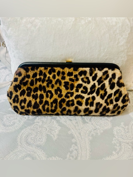 unknown Handbags - Leopard Vintage Clutch Elongated Style